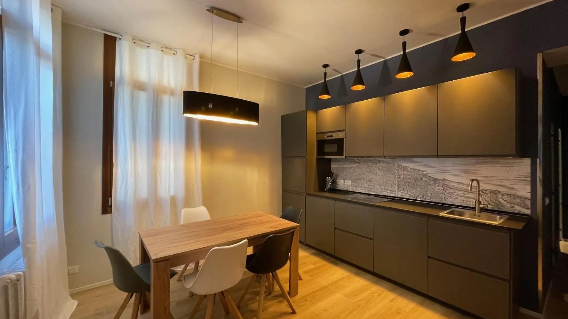 Joy Luxury Suite Barbaria location